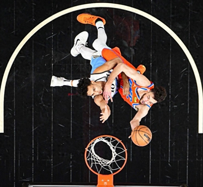 比赛中突发状况频频出现,给球队带来挑战 比赛中突发状况频频出现,给球队带来挑战