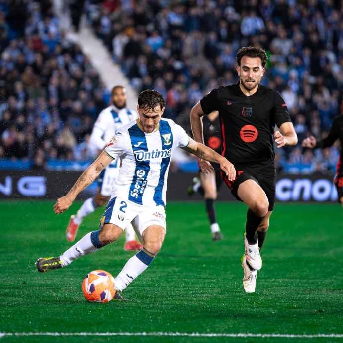 英国威廉希尔-奥萨苏纳遭遇不胜，需调整战术