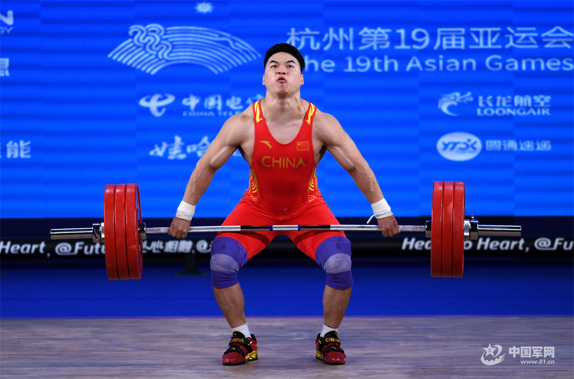 中国举重夺得第一名