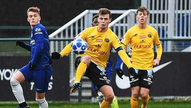 拉古纳尔战胜对手,稳定在积分榜上 拉古纳尔战胜对手,稳定在积分榜上