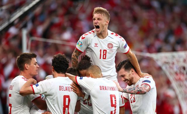 瑞典斯洛伐克蓝黄军团顺利晋级，迈向下一轮