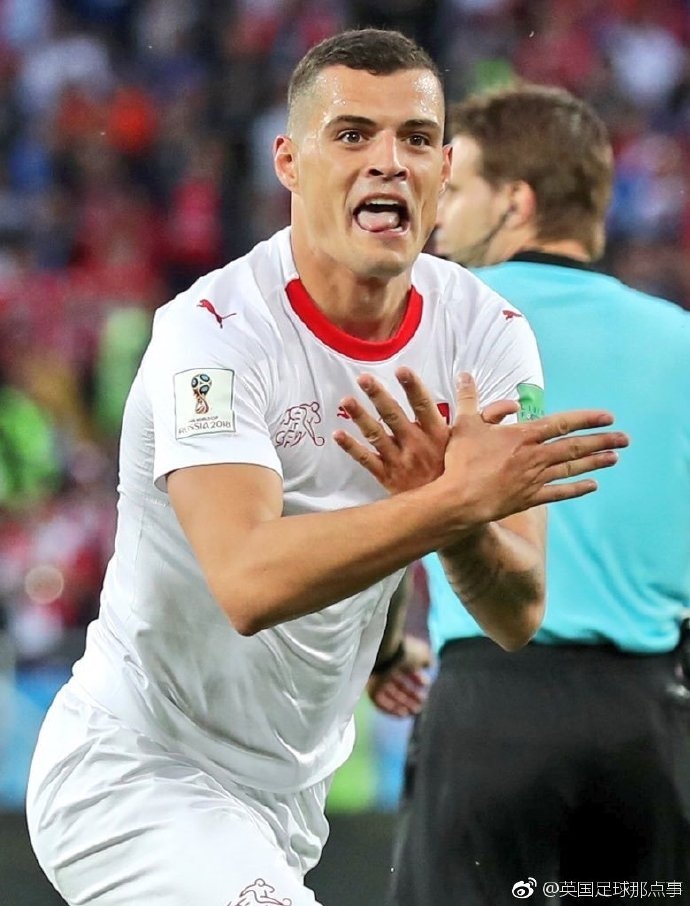 塞尔维亚篮球联赛开幕，球迷热情支持