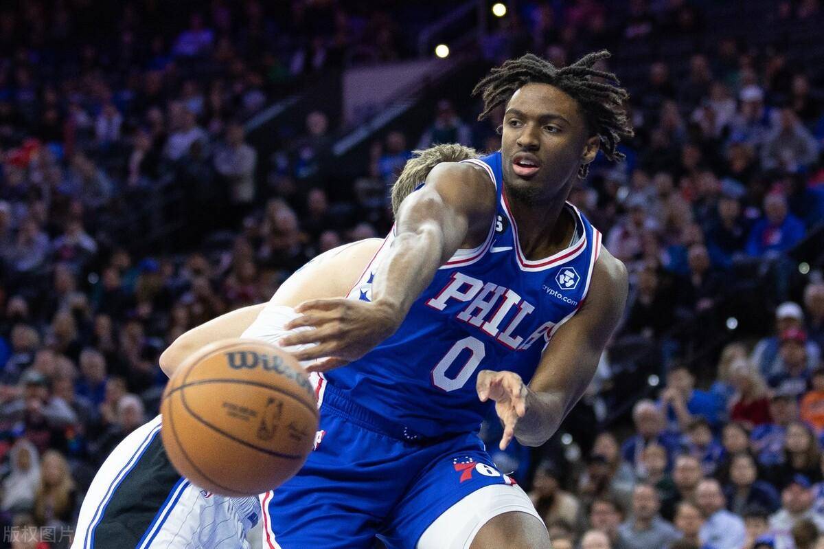 雷加利斯客场获胜，终结连败纪录