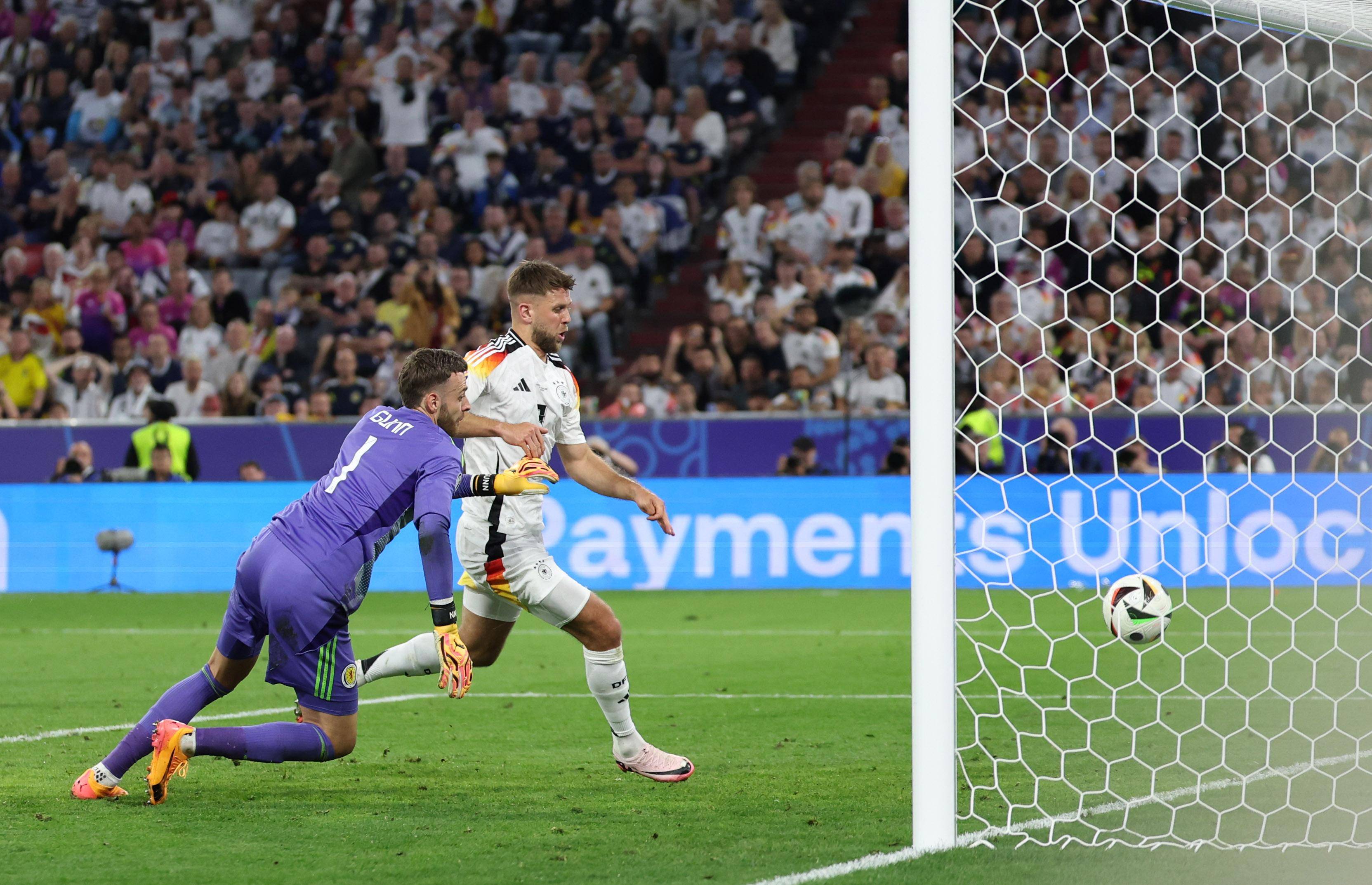 苏格兰队力挫挪威,晋级欧洲杯资格赛 苏格兰队力挫挪威,晋级欧洲杯资格赛