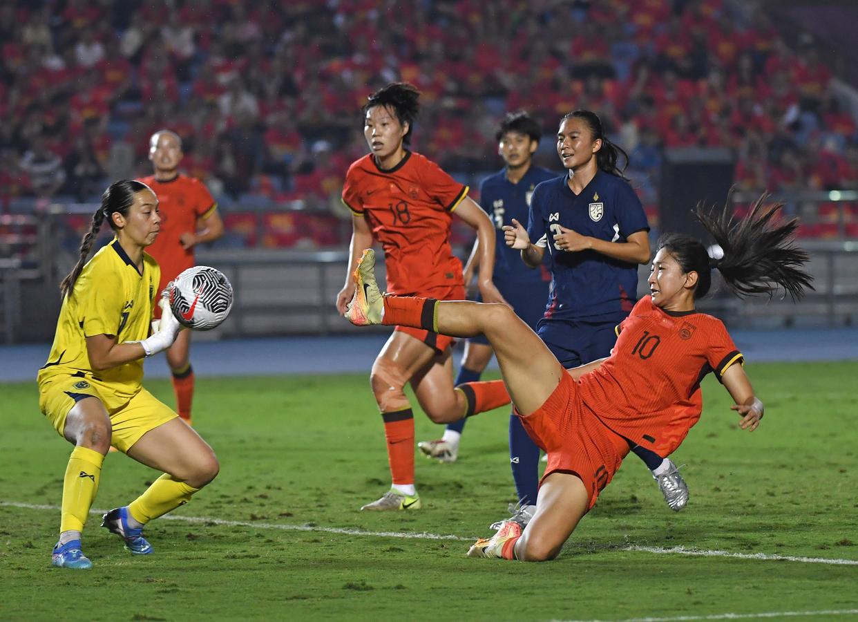 国际足球比赛中国队斩获冠军