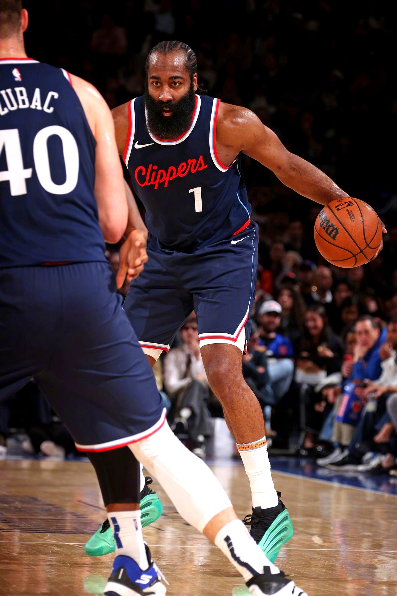 火箭客场逆转马刺，哈登三分ピー维特得手