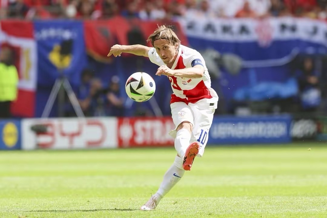 欧洲杯赛场精华，战力角逐激情四射