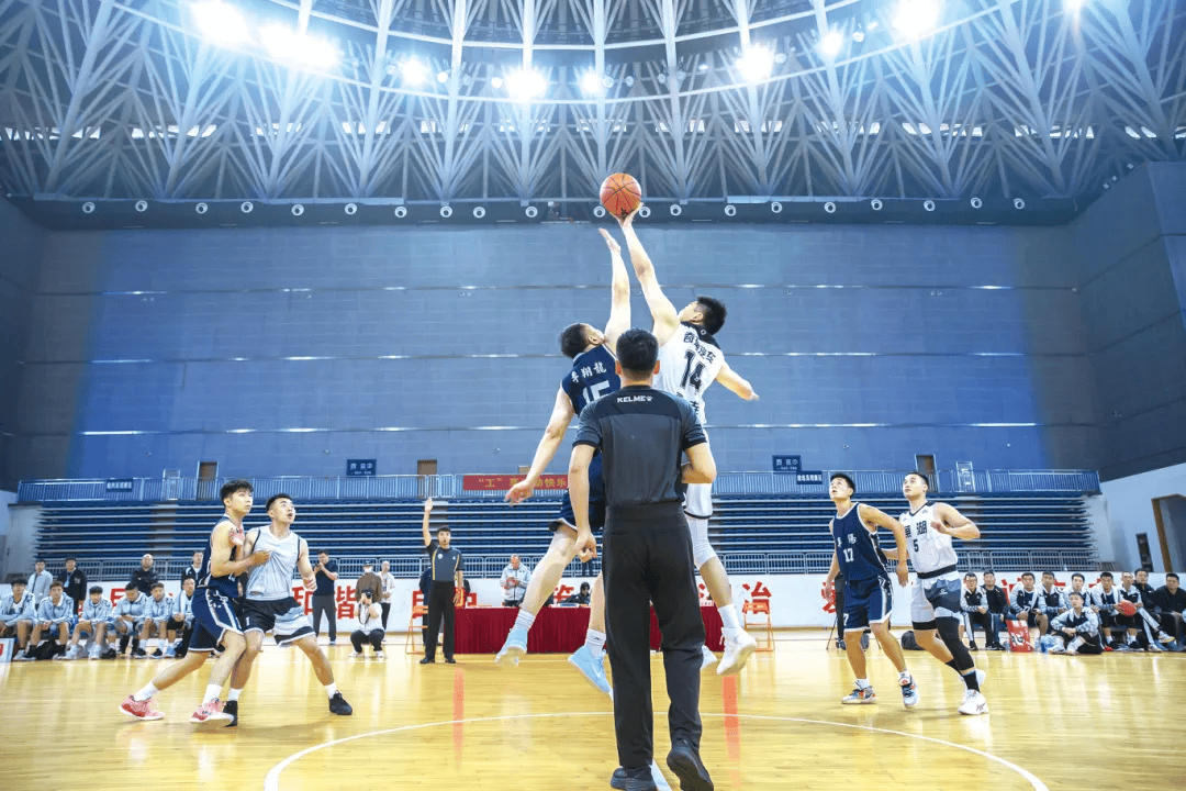 安徽队奋力拼搏，迎接新一轮比赛