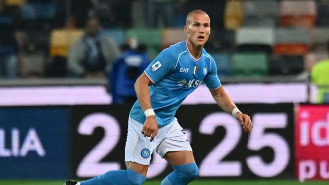 乌迪内斯击败那不勒斯，大比分4-1获胜