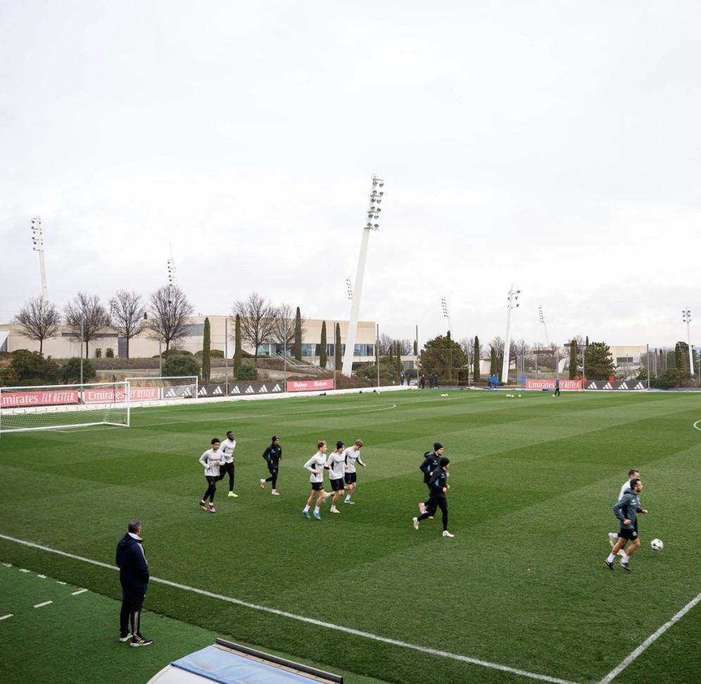 勒沃库森对战皇家马德里，争夺胜利之门