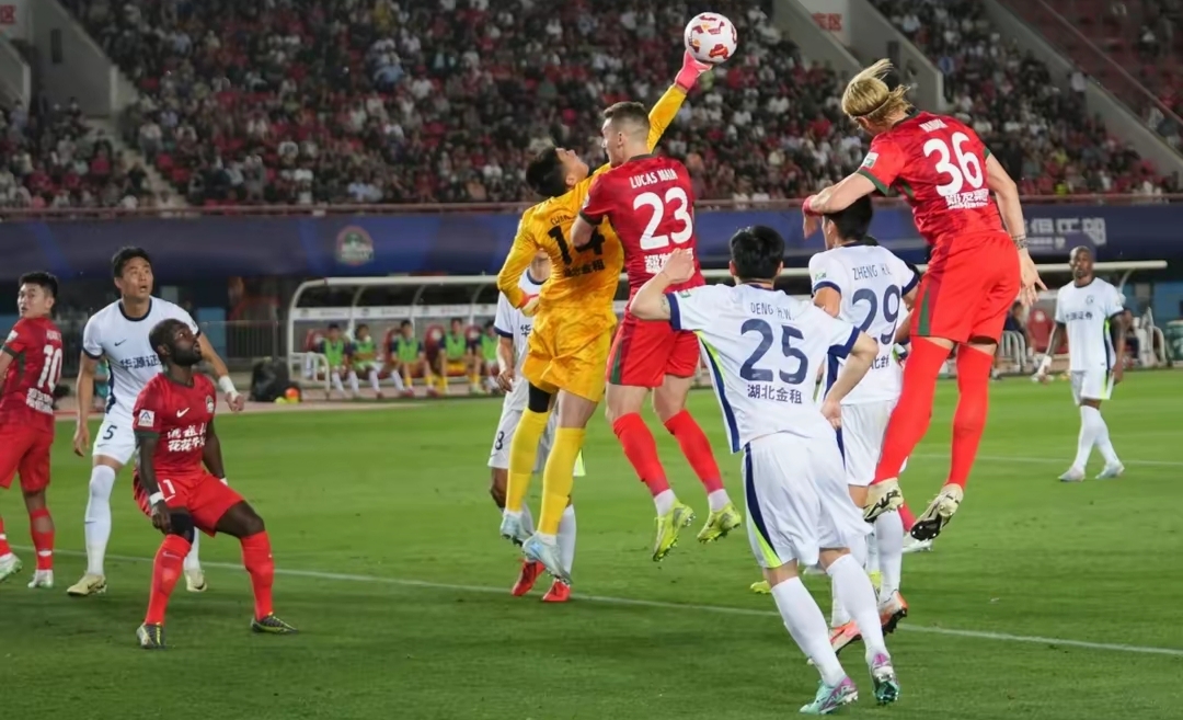 南特新援表现出色，助球队连胜开局