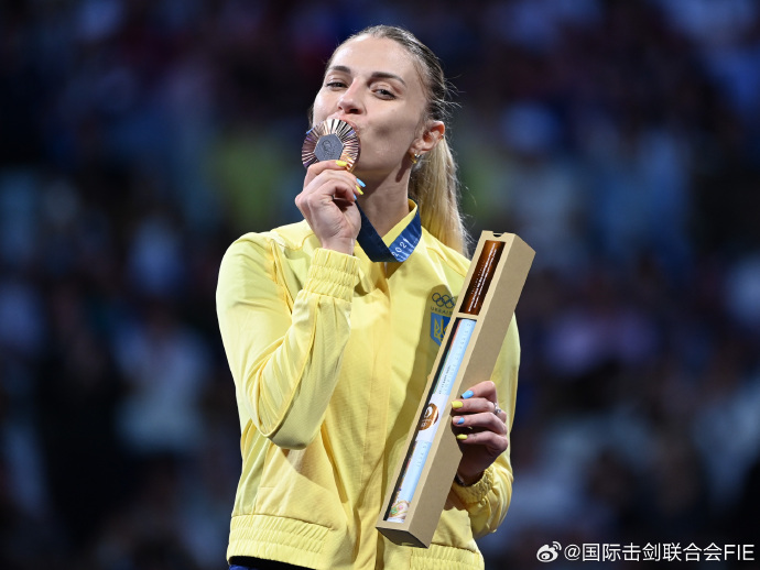 法国击剑选手表现抢眼，斩获铜牌
