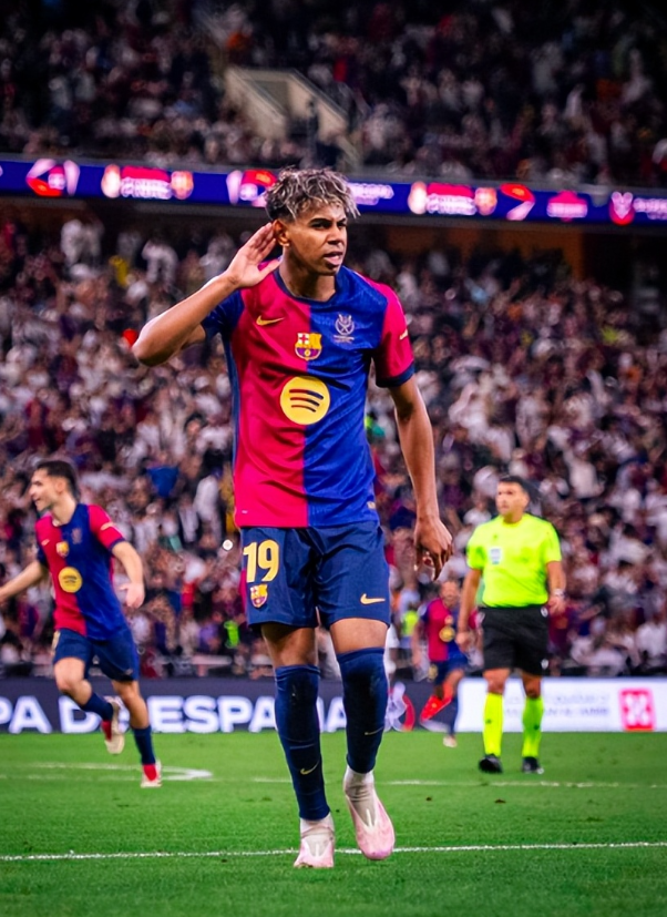 西班牙足球明星伤愈复出,球迷世界各地狂欢庆祝 西班牙足球明星伤愈复出,球迷世界各地狂欢庆祝