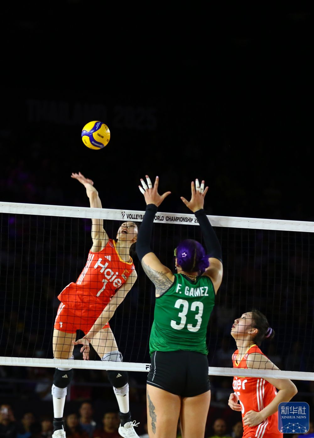 墨西哥队预备队员表现抢眼，等待入选国家队