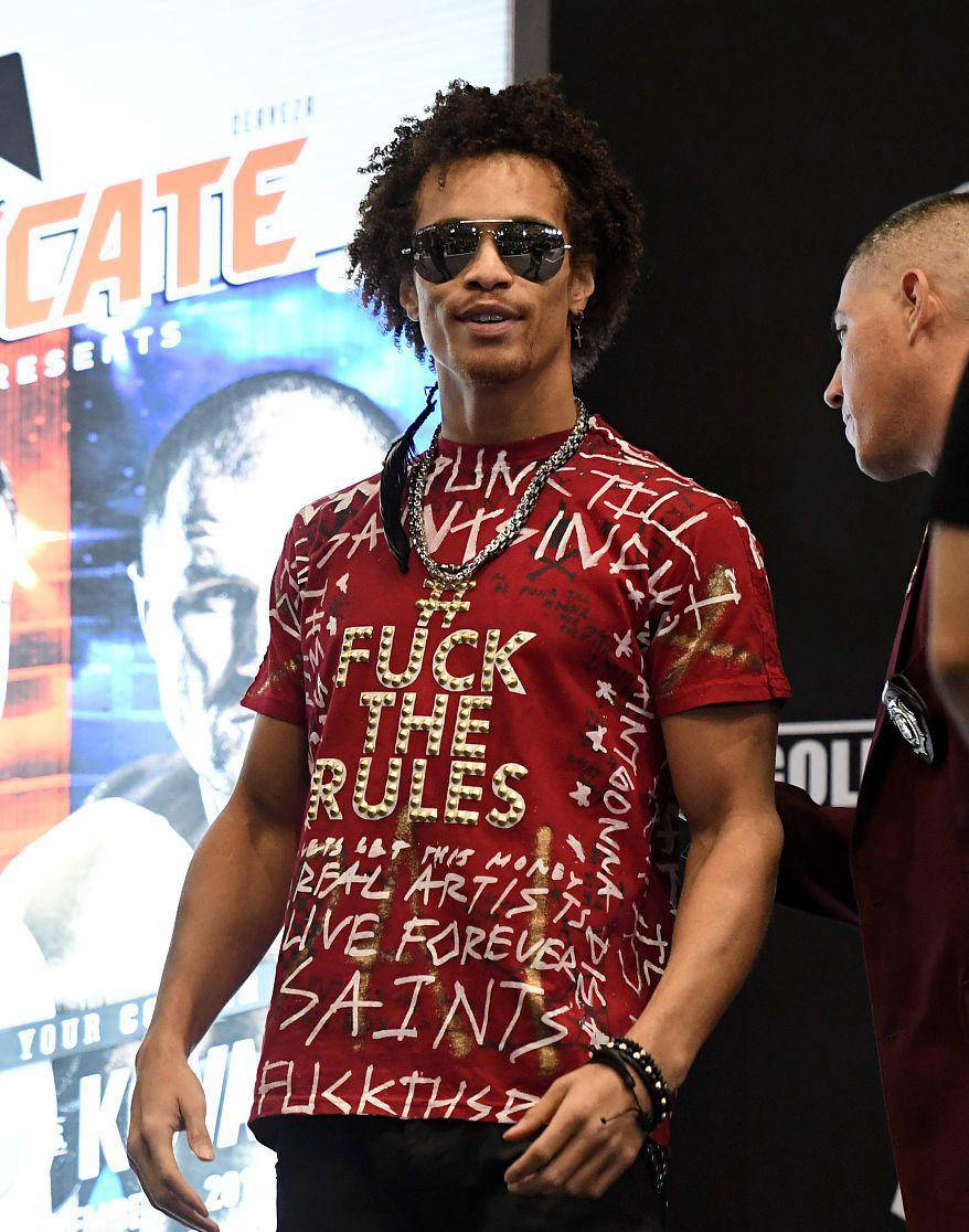 伊拉克男子拳击选手称霸擂台，欧洲报道