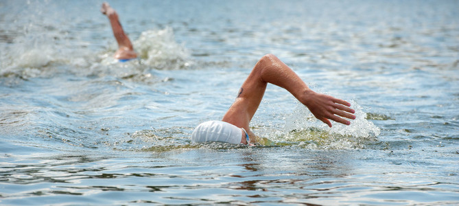 乌克兰选手在铁人三项比赛中获得佳绩