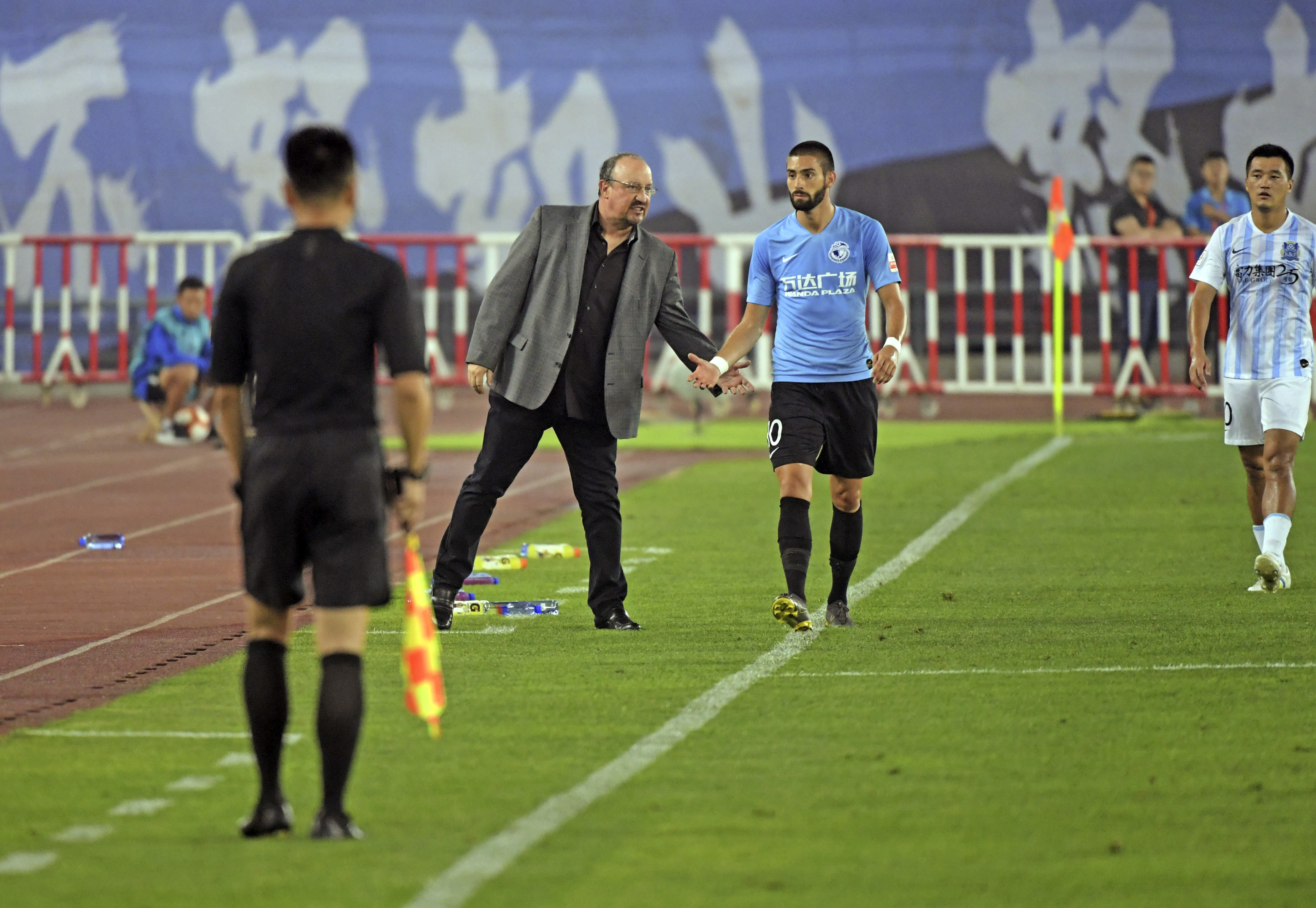 大连一方全力备战，期待扭转连败态势