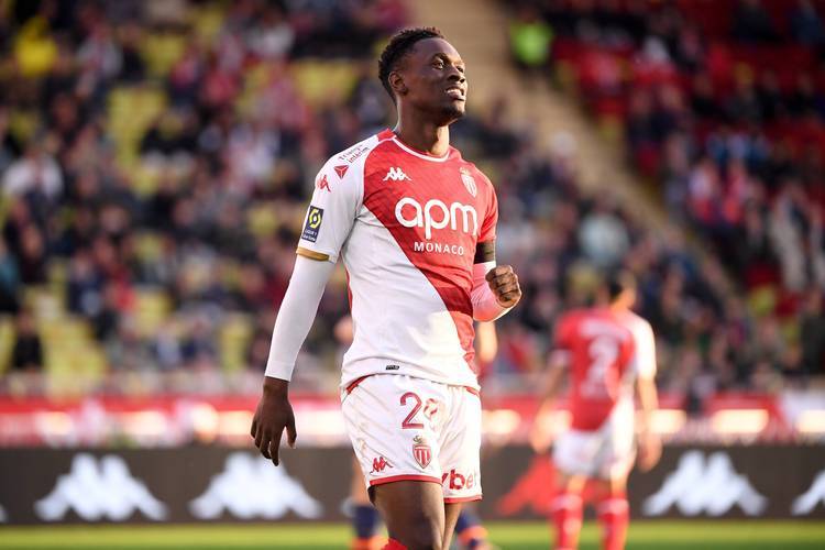 摩纳哥客场收获大胜,排名冲刺前列 摩纳哥客场收获大胜,排名冲刺前列