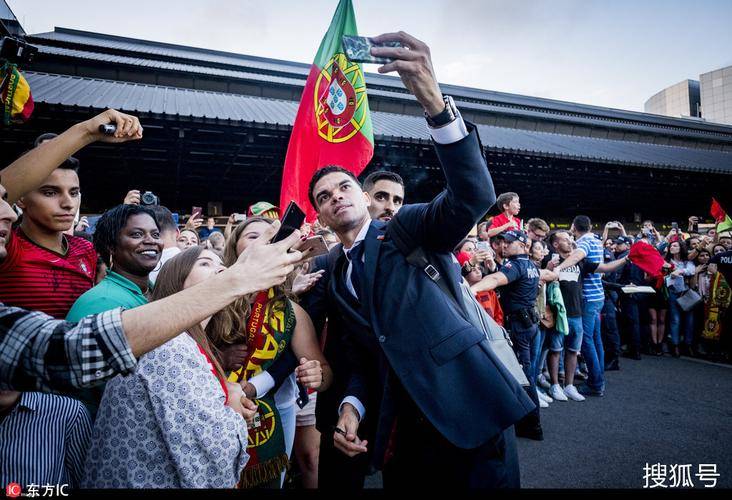 威廉希尔中文站-葡萄牙球迷热烈庆祝他们对阵爱沙尼亚的胜利
