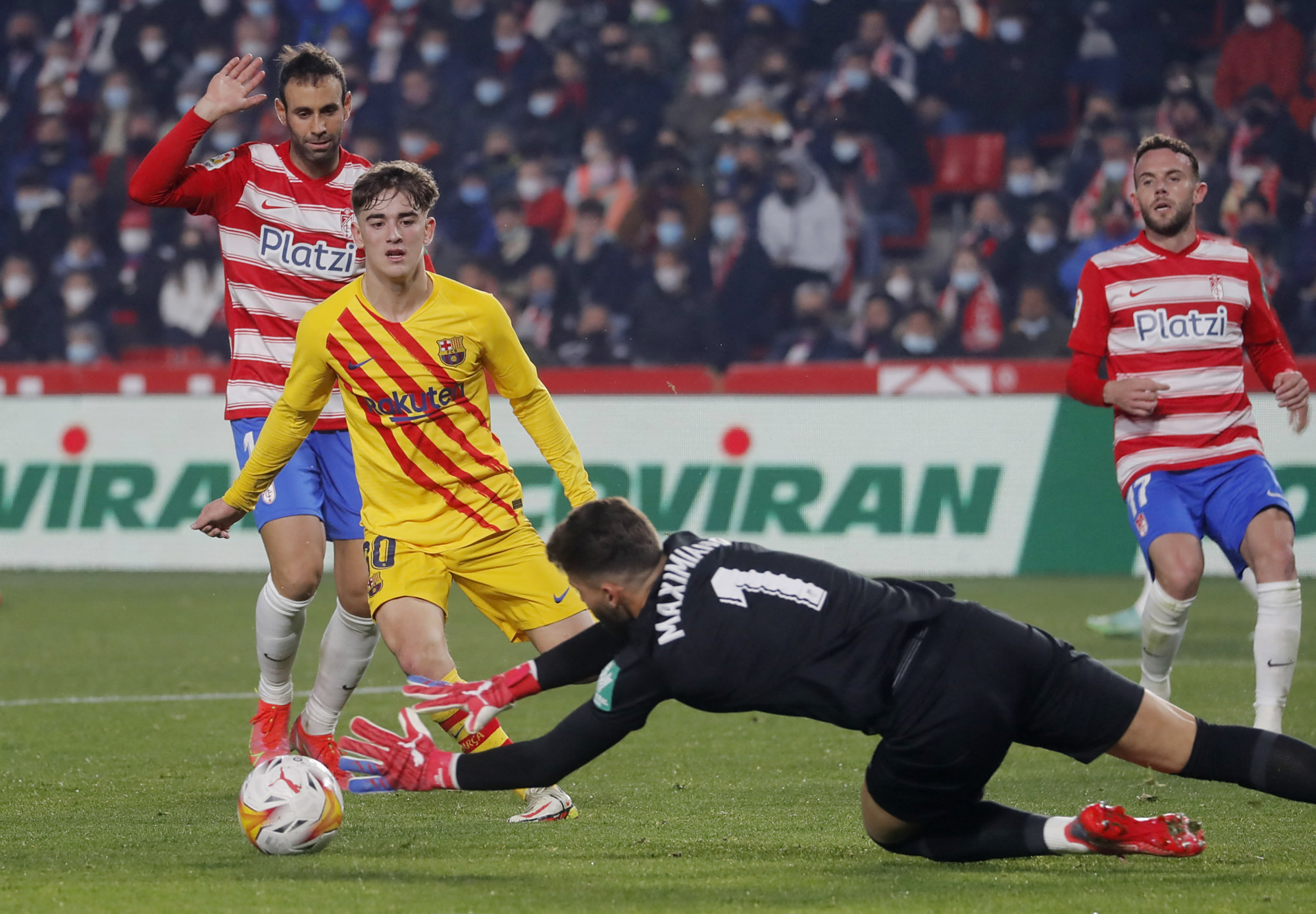 格拉纳达客场大败,士气受挫 格拉纳达客场大败,士气受挫