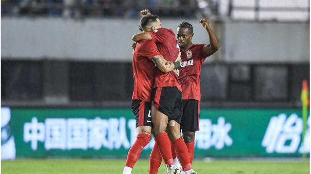 亚泰门将表现出色，助球队取得胜利