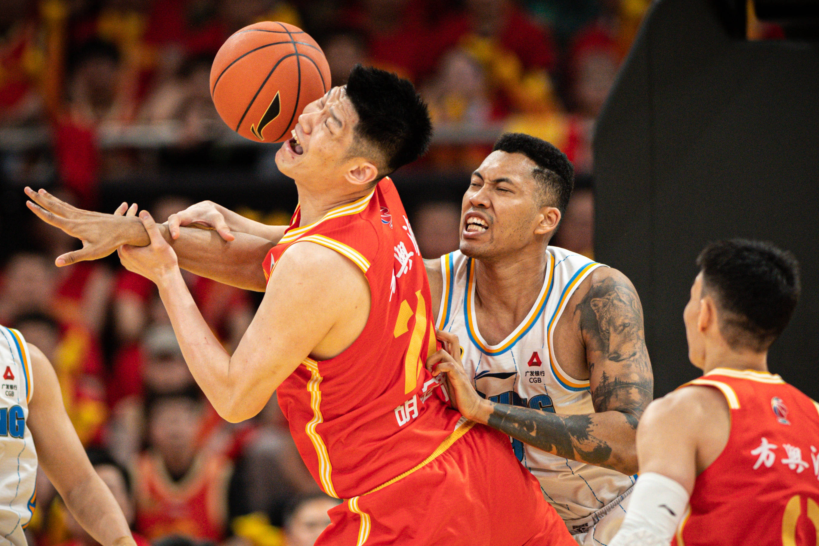 球队在比赛中迅速拉开了分数差距