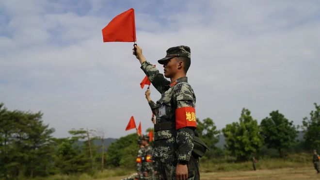 德国女子射击队突围夺冠，士气高昂
