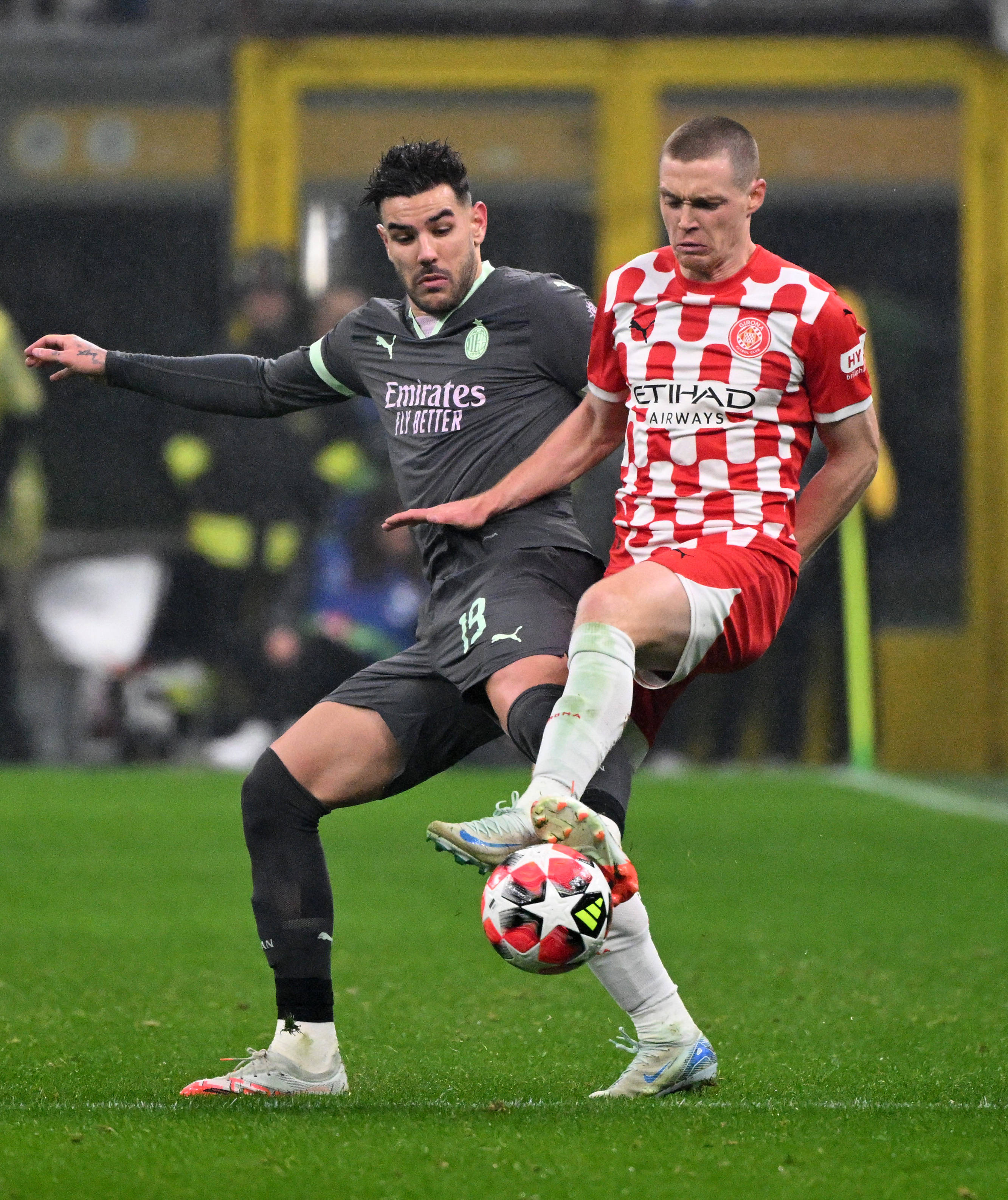 AC米兰惨遭逆转,意甲欧冠资格岌岌可危 AC米兰惨遭逆转,意甲欧冠资格岌岌可危