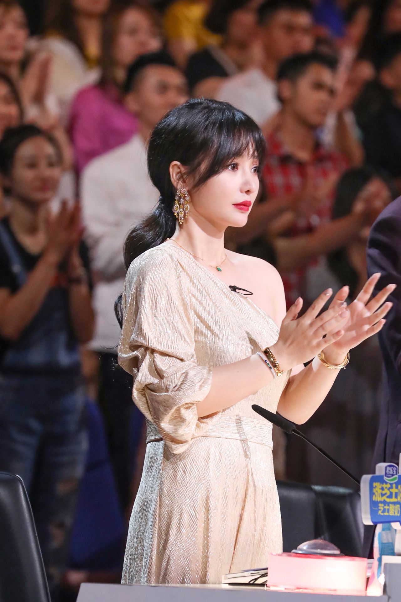 英国威廉希尔-越南选手获得多面殊荣