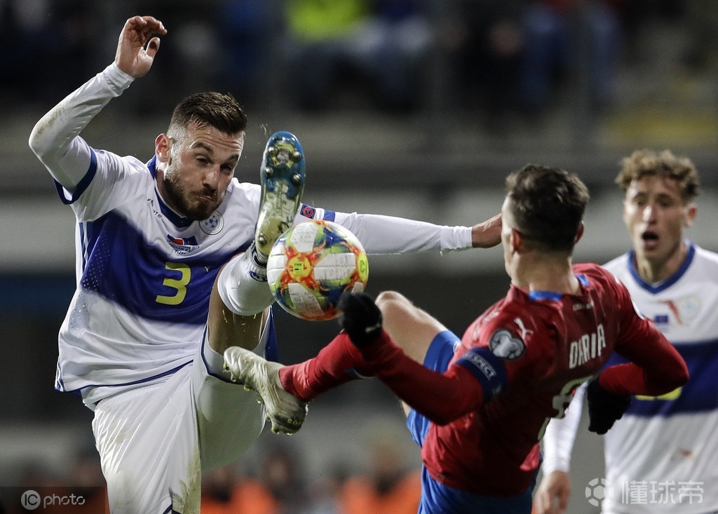 捷克大胜塞尔维亚,晋级前景一片光明 捷克大胜塞尔维亚,晋级前景一片光明