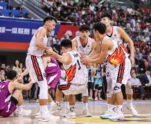 强势球队奋力一搏，夺得致胜关键一击